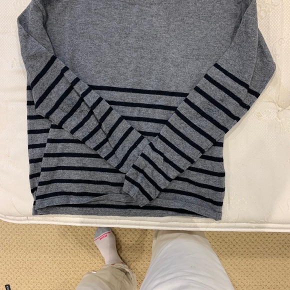 Brandy sweater - Picture 2 of 2